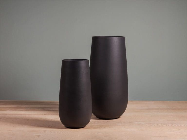 Tau Flute Container in Black