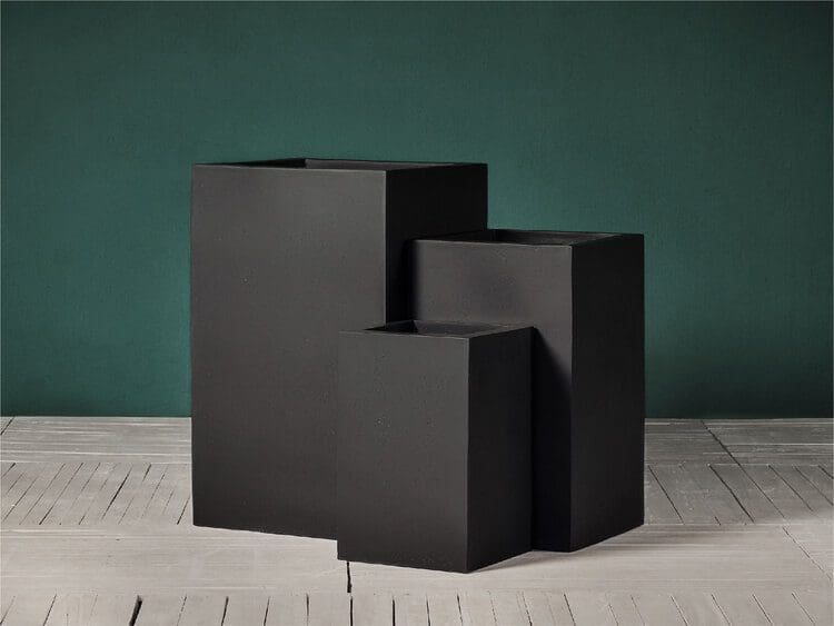Tau Quadrum Container in Black