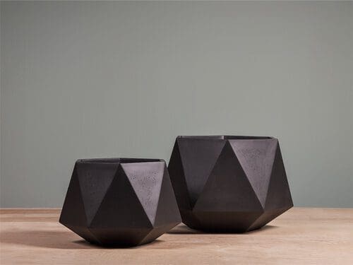 Tau Symmetria Container in Black